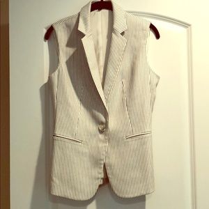 Express white with black stripe vest S